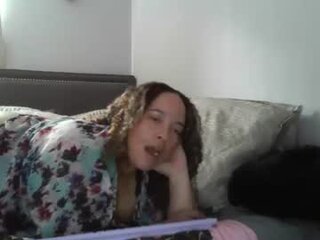 esmeluvs's Live Webcam