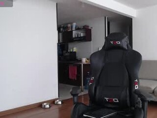 rogger_physique's Live Webcam