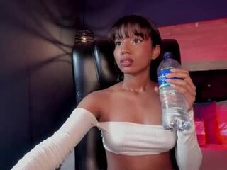 gigi_strawberry's Live Webcam
