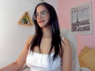 lovely_oliviaa's Live Webcam
