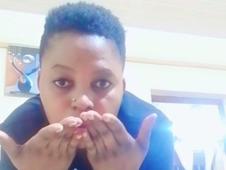 maya-pretty's Live Webcam
