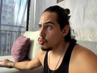 edward_51's Live Webcam
