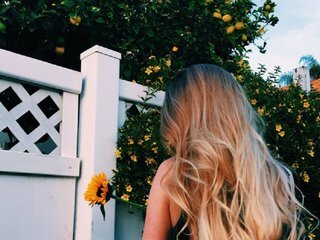 Katiequin's Live Webcam