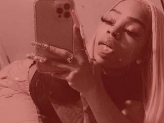 QueeenJ's Live Webcam