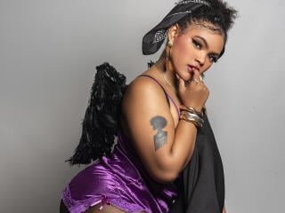 AliceJelanni's Live Webcam