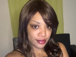 thekelliecapri's Live Webcam