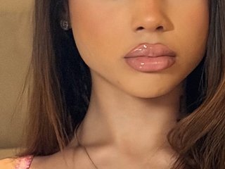 Tiny_petite_jaida's Live Webcam