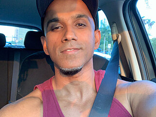 Beachmusclefit's Live Webcam
