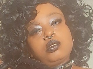 MistressRoannaWidow's Live Webcam