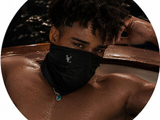 Yourvalentino's Live Webcam