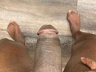 blackbullcock's Live Webcam