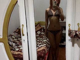 MaevahSacha's Live Webcam