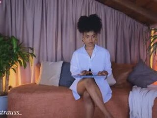 vanestrauss's Live Webcam