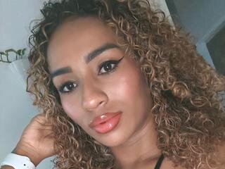 ShairaBrown's Live Webcam