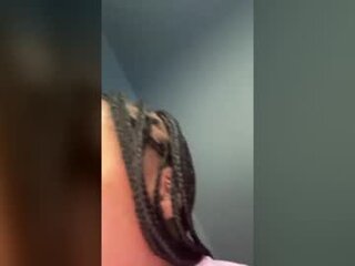 realwetpussy32's Live Webcam