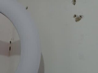littleebonymommy's Live Webcam